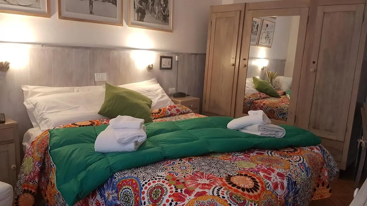 Hotel La Pace Maresca Italien